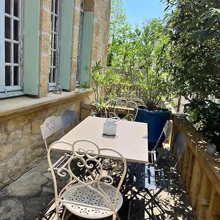 Holiday home Maison Perigourdine Avec Saint-Cyprien (Dordogne)